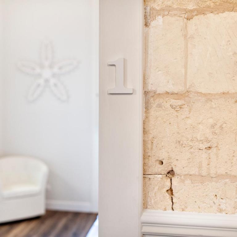 Vittoria Luxury House - Deluxe Double Room with Shower - 2
