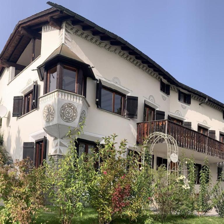 Chasa Tusa Scuol - Apartment mit Blick auf die Berge - 1