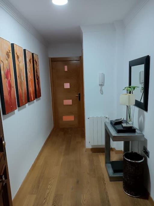 Recogidas Deluxe - Three-Bedroom Apartment - 16