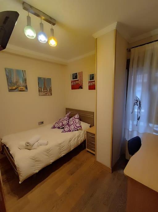 Recogidas Deluxe - Three-Bedroom Apartment - 20