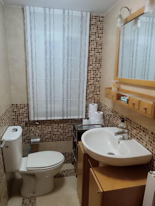 Recogidas Deluxe - Three-Bedroom Apartment - 49