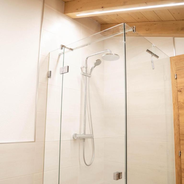 Haus Gschösser - Apartment mit Dusche - 12