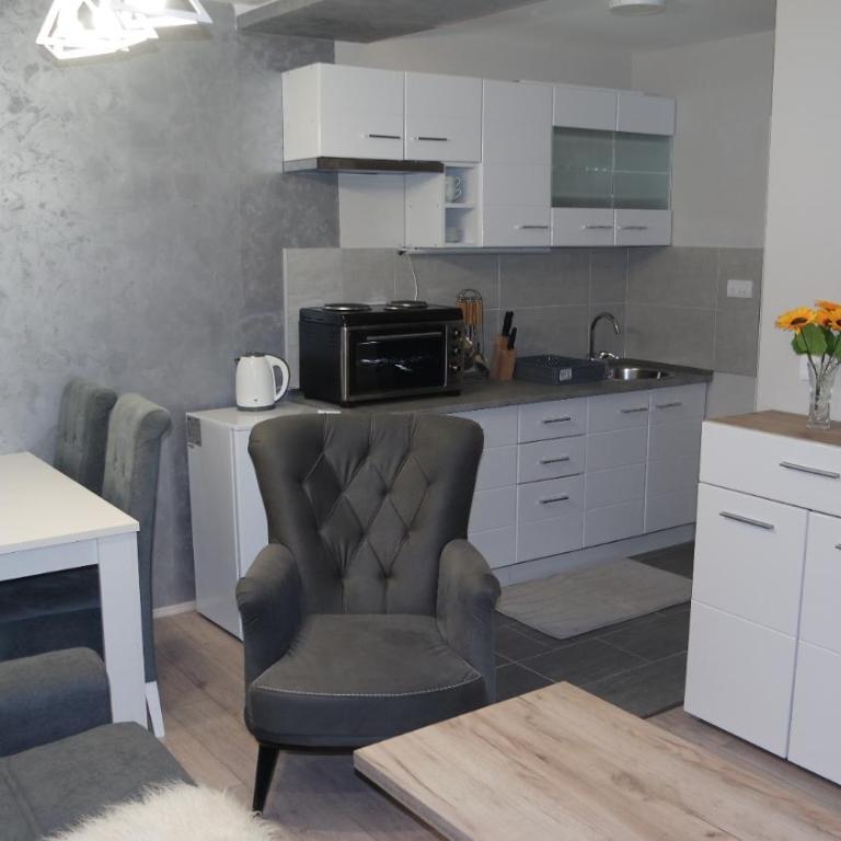 Villa Zagorka and mountain houses A, M, D - Apartment - Ground Floor - 5