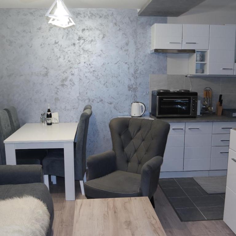 Villa Zagorka and mountain houses A, M, D - Apartment - Ground Floor - 6