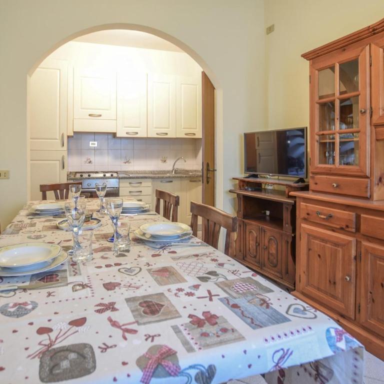 2 Bedroom Beach Front Home In Viareggio - Casa Vacanze con 2 Camere da Letto - 1