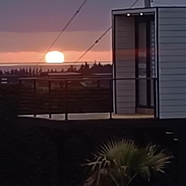 Parcela PLANA con Casa Vista al Mar y Valle, WIFI, TV CABLE, UBICACIÓN PRIVILEGIADA, Portón Automático, PRIVADA - Casa de 2 dormitorios - 3