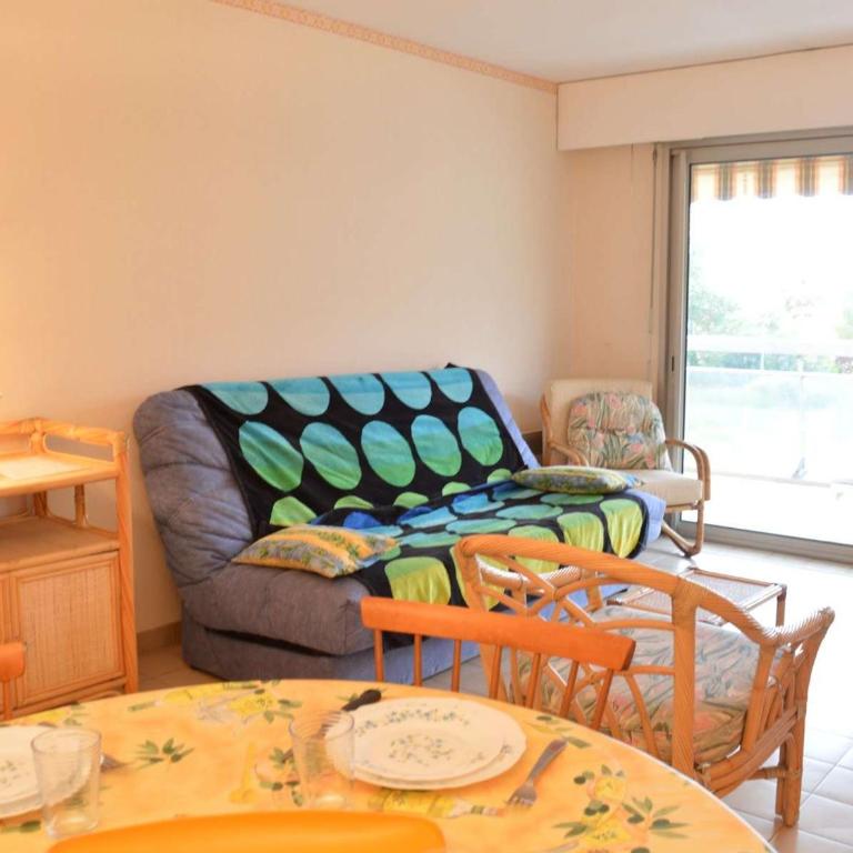 Appartement 2 pièces à Fréjus avec piscine, parking et à 300m des commerces - FR-1-226A-145 - Appartamento - 13