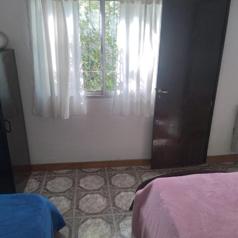 Casa 2 amb luminosa c parque - One-Bedroom House - 10