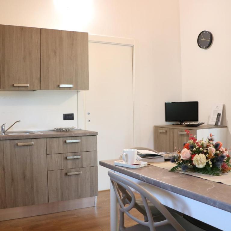 Lazy Bee Camping Village - Two-Bedroom Chalet - 17