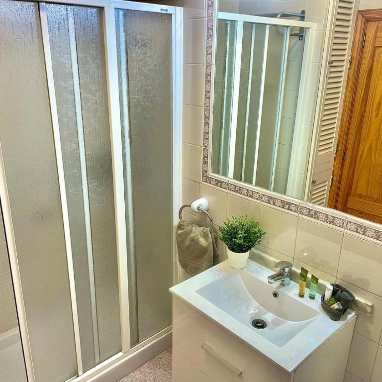 Los Balandros 117 by SHC - Apartamento de 2 dormitorios - 28