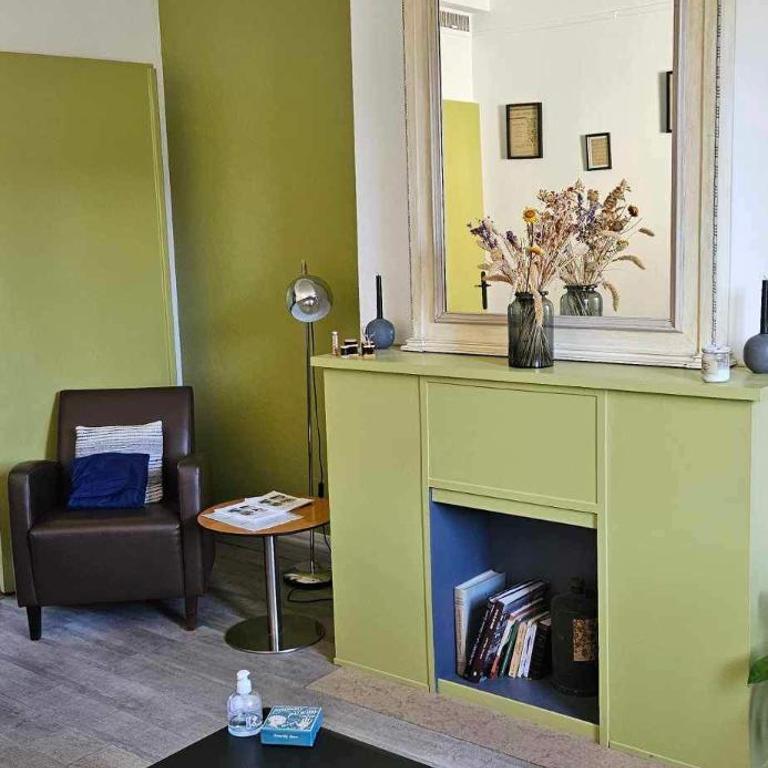 Vue exceptionnelle sur la place Gambetta Plein centre cafés restos idéal séjour pro ou en famille - Apartamento de 2 dormitorios - 9