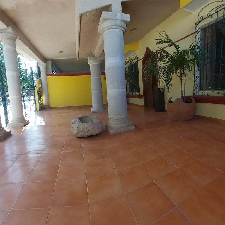 Hermosa casa cuatro recámaras independientes CA - Villa - 16