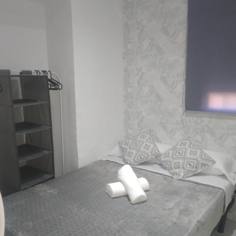 precioso apartamento moderno cerca del carrefour rosaleda - One-Bedroom Apartment - 1
