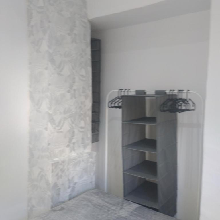 precioso apartamento moderno cerca del carrefour rosaleda - One-Bedroom Apartment - 14