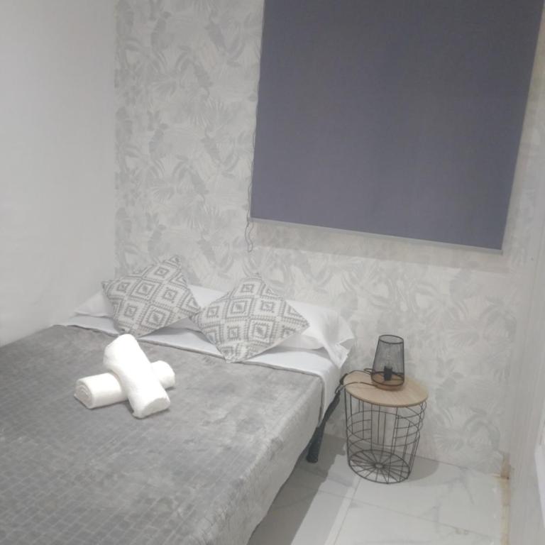 precioso apartamento moderno cerca del carrefour rosaleda - One-Bedroom Apartment - 24