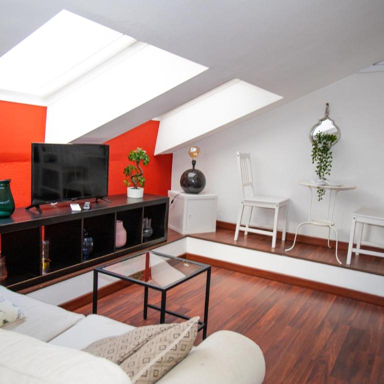 Hosting Dreams Attics - Duomo - Appartamento con 2 Camere da Letto - 3
