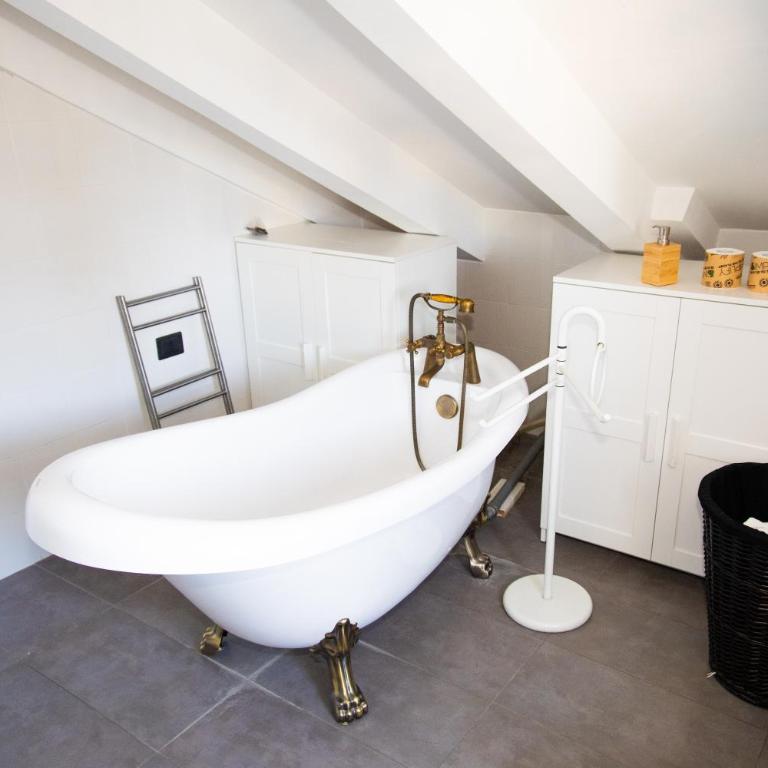 Hosting Dreams Attics - Duomo - Appartamento con 1 Camera da Letto - 2