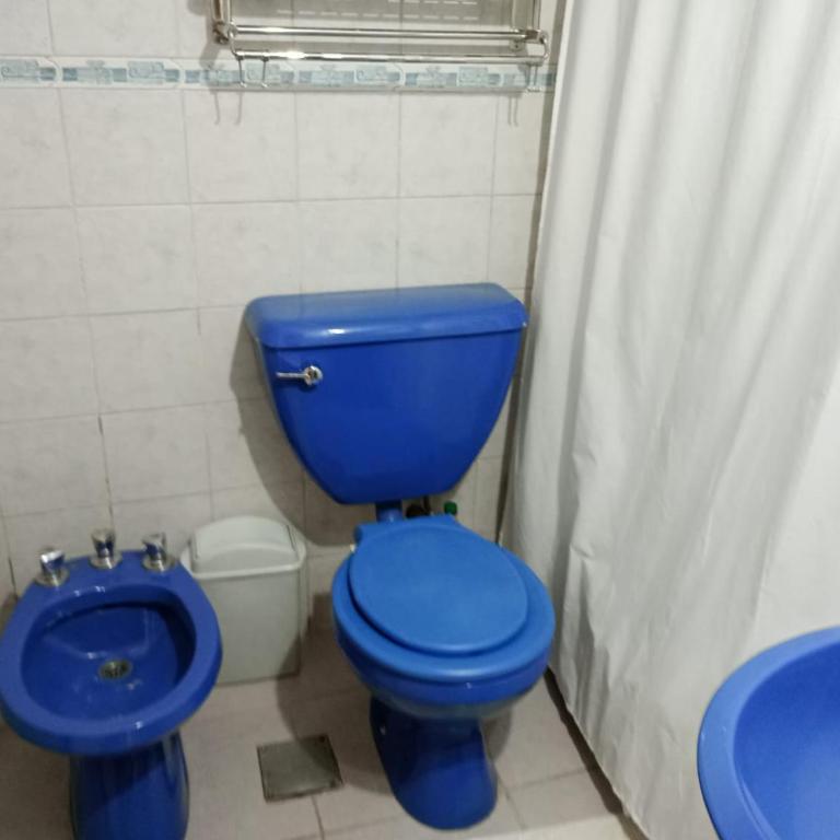 Apreciando la montaña, departamento centrico - Three-Bedroom Apartment - 13