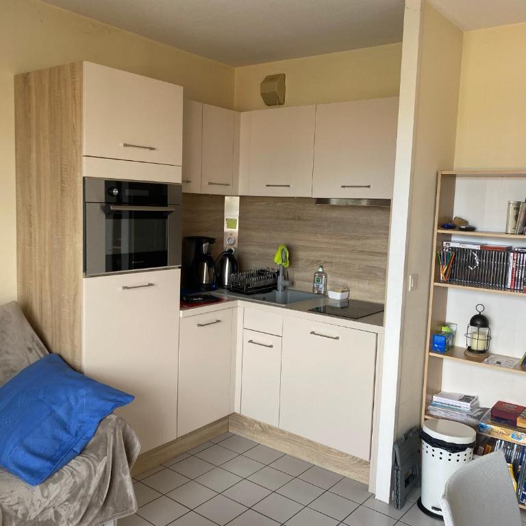 Studio Cabine - Centre Ville, Proche Plage et Casino, Parking Sécurisé, Balcon et Équipements Complets - FR-1-319-495 - Appartamento - 6