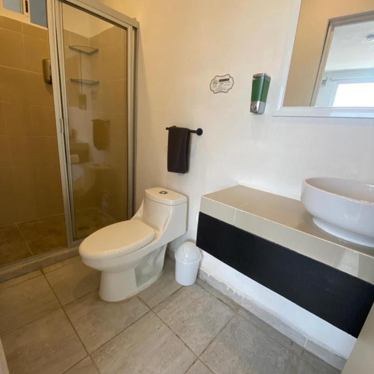 Puerto Morelos Hotel Las Palmas - Near the beach - Double Room with Balcony - 5