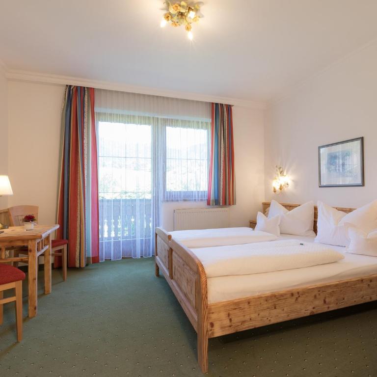 Landhotel Häuserl im Wald - Doppelzimmer mit Balkon - 4