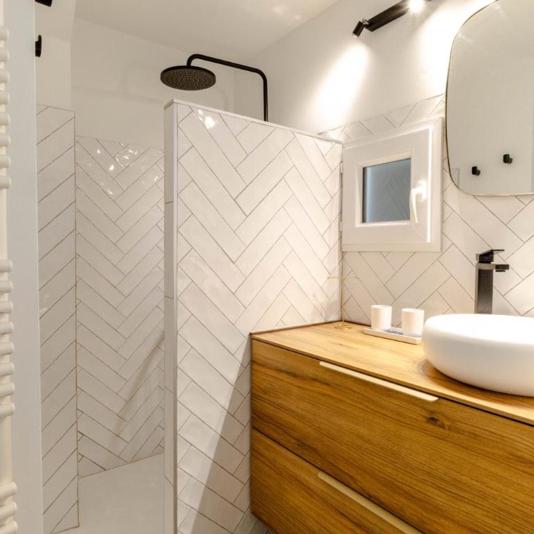 L'Oasis 4 étoiles - Triangle d'Or, à 100m du Lac, Parking gratuit - Apartamento de 1 dormitorio - 4