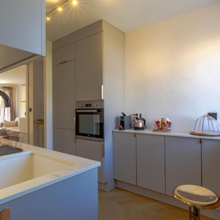 L'Oasis 4 étoiles - Triangle d'Or, à 100m du Lac, Parking gratuit - Apartamento de 1 dormitorio - 30