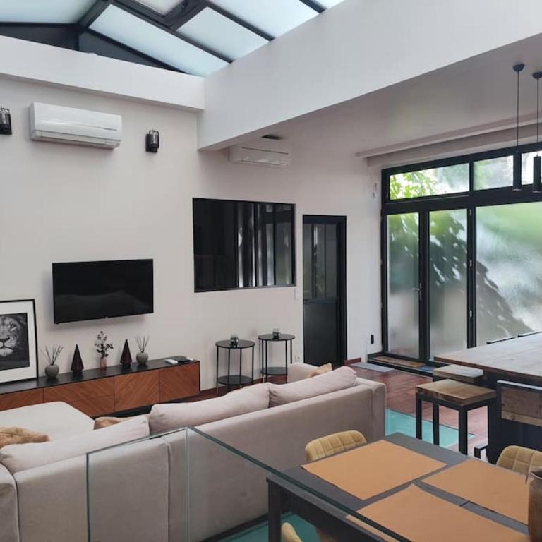 Loft Paris centre face au parc des buttes Chaumont - Loft - 1