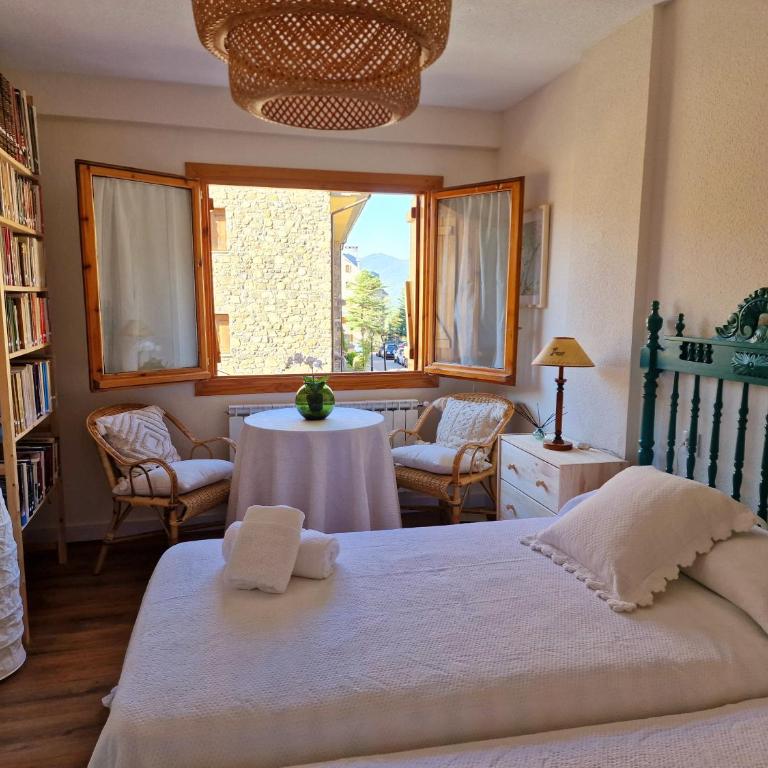 ESQUÍ PIRINEO ARAGONÉS APARTAMENTO EL JUNCARAL Wifi - Two-Bedroom Apartment - 4