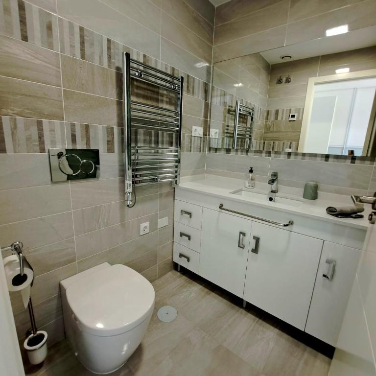 Bright apartment Sea Senses with sea views - Two-Bedroom Apartment - 16