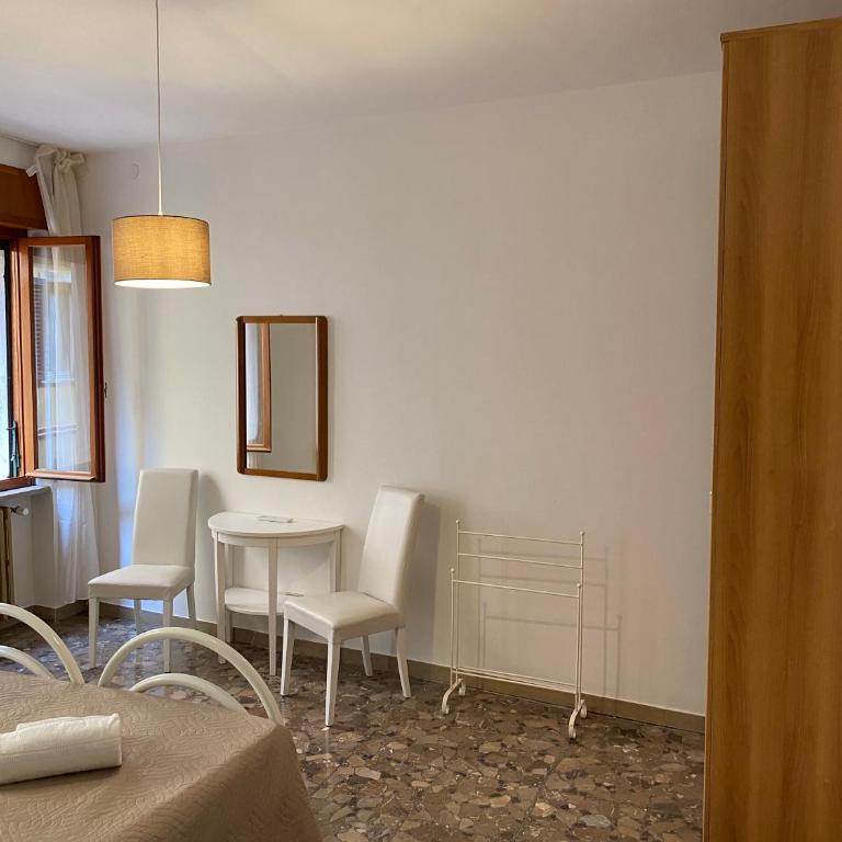 All'Arena - Double or Twin Room with Shared Bathroom - 17