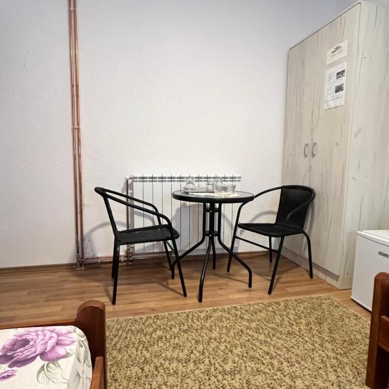 SNAM Rooms&Apartment - Twin Room with Shared Bathroom - 4
