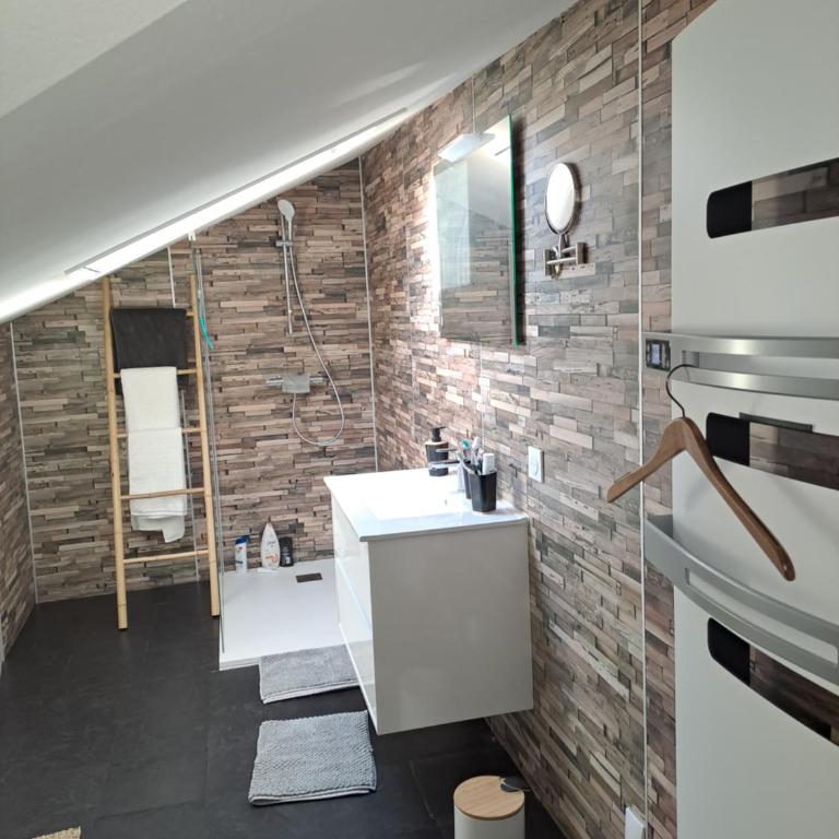 Atypique Saumur 80 m2 joli appartement 2 à 7 pers familial rénové entier 3 chambres hyper centre - Appartement 3 Chambres - 12