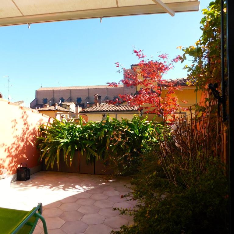 Piazza Maggiore Santa Margherita Rooms - Queen Room with Balcony - 21