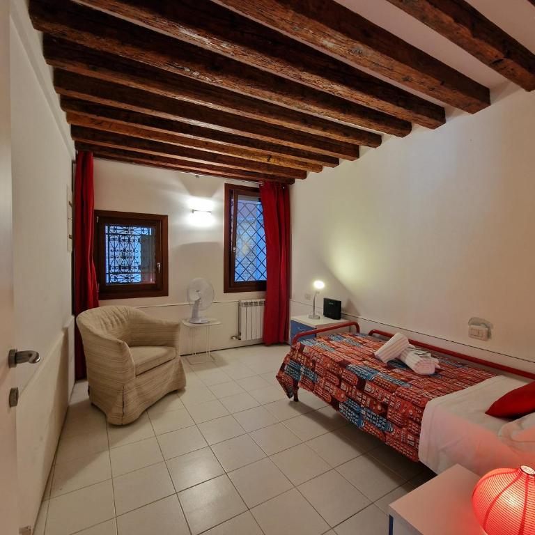 Veneziacentopercento Rooms - Camera Singola con Bagno in Comune - 4