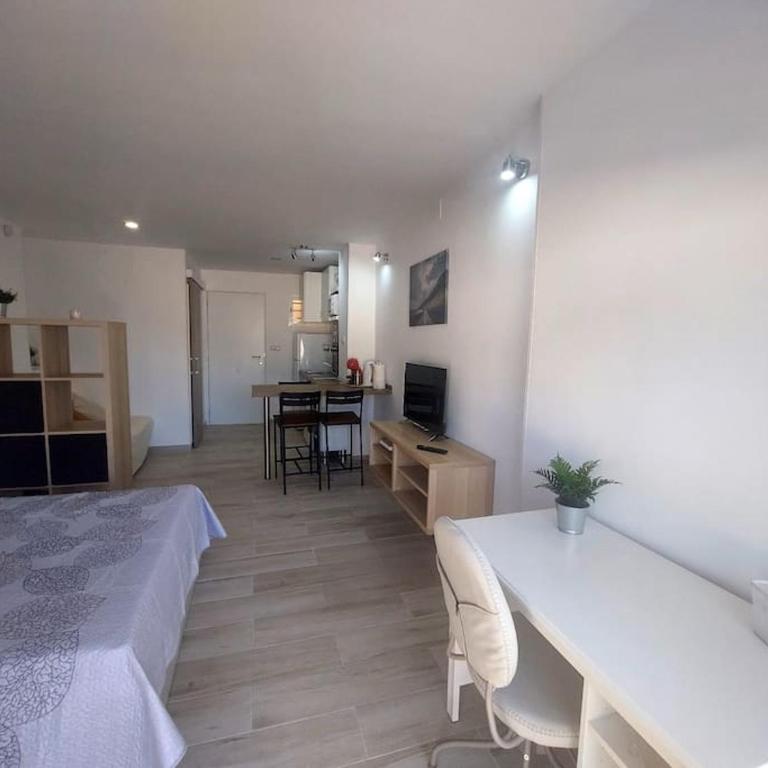 Mariana Home - Estudio - 1