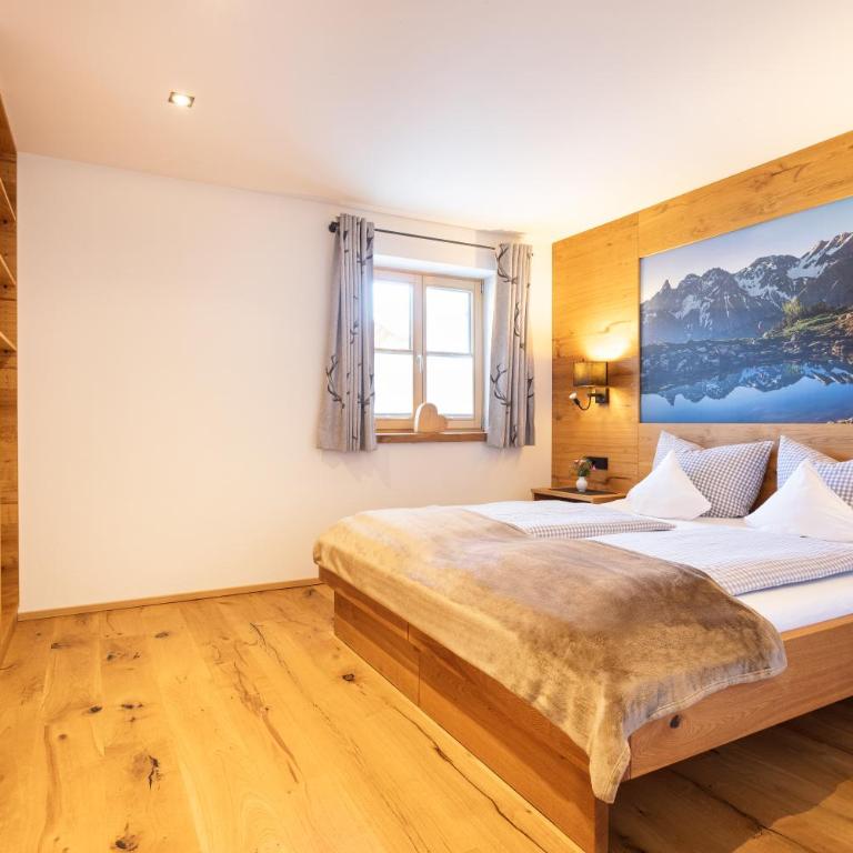 "Fewo am Dorfplatz" - Annehmlichkeiten von 4-Sterne Familien-und Wellnesshotel Viktoria können mitgenutzt werden - Apartment mit Blick auf die Berge - 4