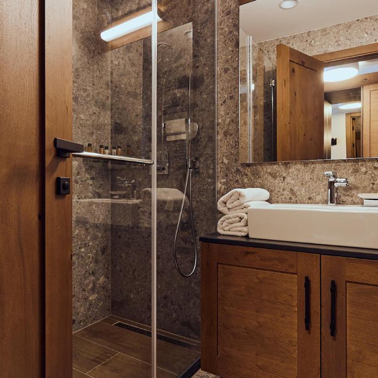 Grey Hotel Kopaonik - Double or Twin Room with Mountain View - 3
