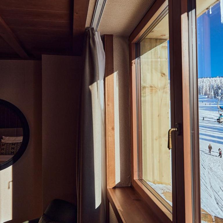 Grey Hotel Kopaonik - Deluxe Double or Twin Room with Mountain View - 4