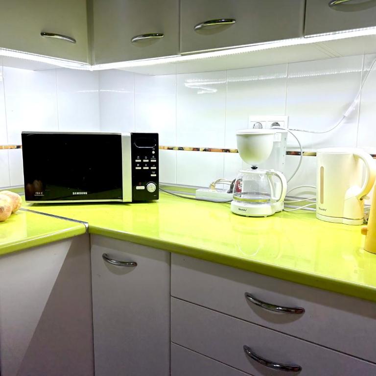 Spacious, comfortable and close to the beach - Three-Bedroom Apartment - 16