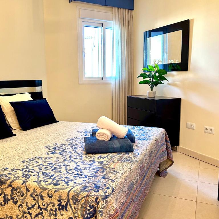 Spacious, comfortable and close to the beach - Three-Bedroom Apartment - 18