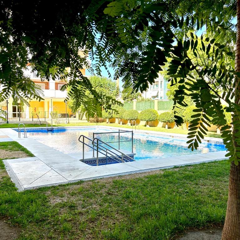 Spacious, comfortable and close to the beach - Three-Bedroom Apartment - 28
