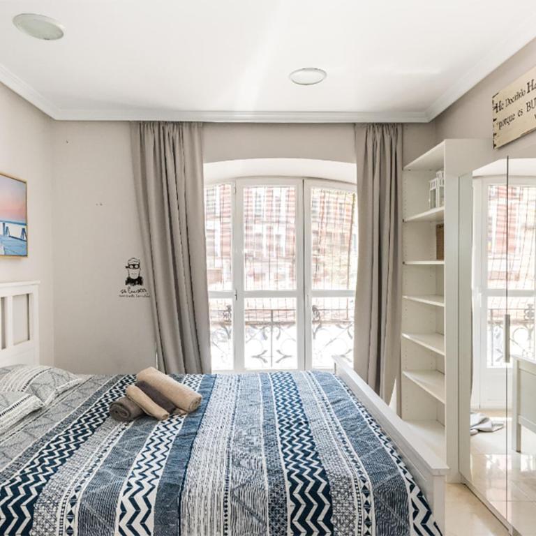 Boutique Apartments in the Heart of Madrid - Apartamento con balcón - 1