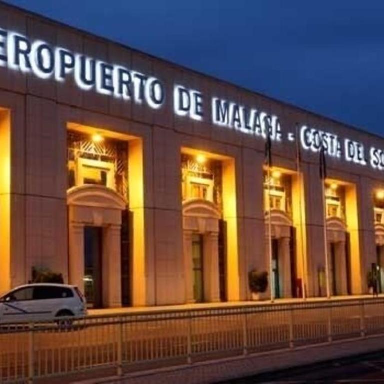 Front beach Villa in Marbella with Amazing Sea Views Semidetached - Villa - 58