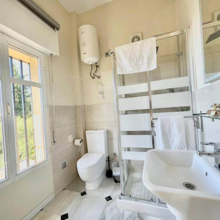12p Villa Private Pool 5 Bathrooms 150m to Beach and Walking to La Cala de Mijas - Villa con piscina privada - 20