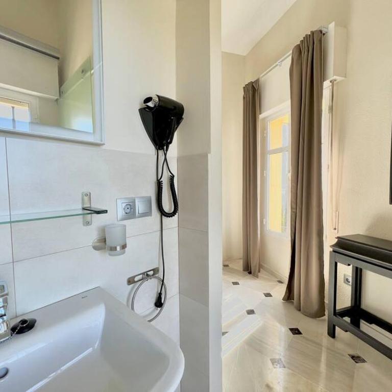 12p Villa Private Pool 5 Bathrooms 150m to Beach and Walking to La Cala de Mijas - Villa con piscina privada - 21