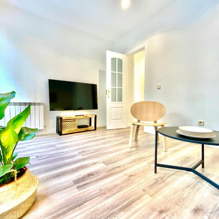 Puerta de Toledo VII - Apartamento de 2 dormitorios con Balcón - Two-Bedroom Apartment - 10