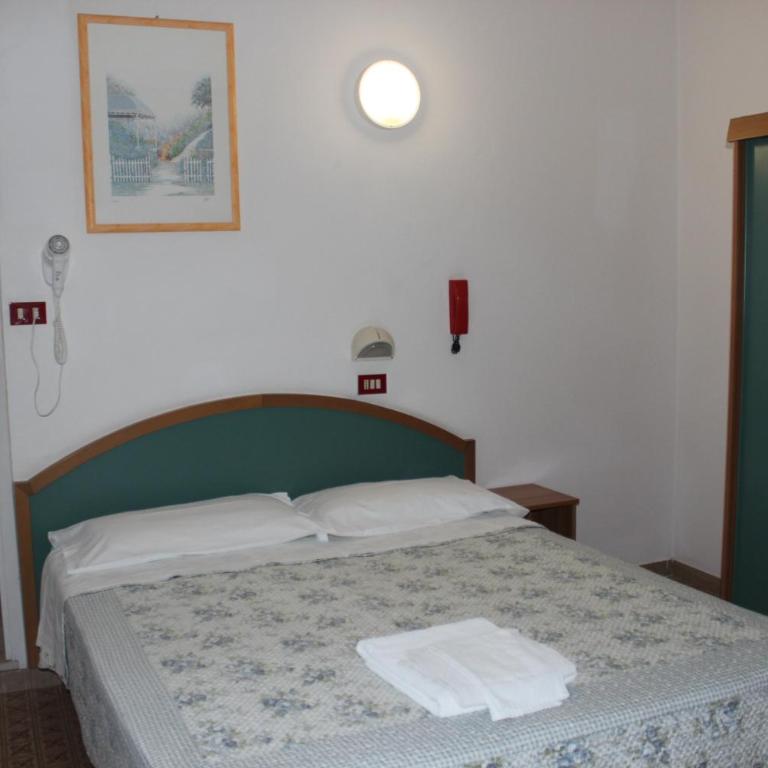 Hotel Santini - Camera Matrimoniale - 1