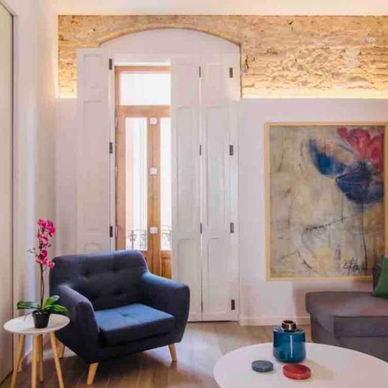 Heart of trendy area of Russafa with lovely terrace ! au coeur de Ruzafa avec belle terrasse ! - Two-Bedroom Apartment - 2
