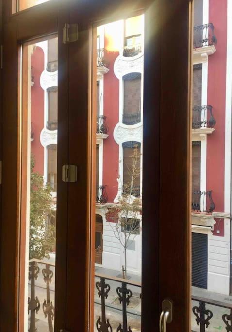 Heart of trendy area of Russafa with lovely terrace ! au coeur de Ruzafa avec belle terrasse ! - Two-Bedroom Apartment - 18